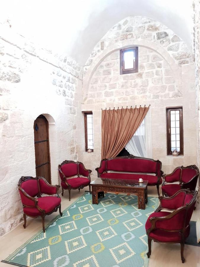 Mardin Tarihi Ulu Cami Yani, Tarihi Konak Bagian luar foto