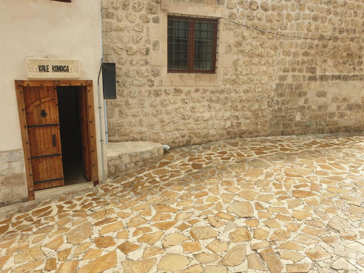 Mardin Tarihi Ulu Cami Yani, Tarihi Konak Bagian luar foto